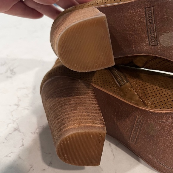 Vince Camuto Fernlee Perforated Suede Brown Leather Ankle Boots Size 6.5 - Picture 10 of 12